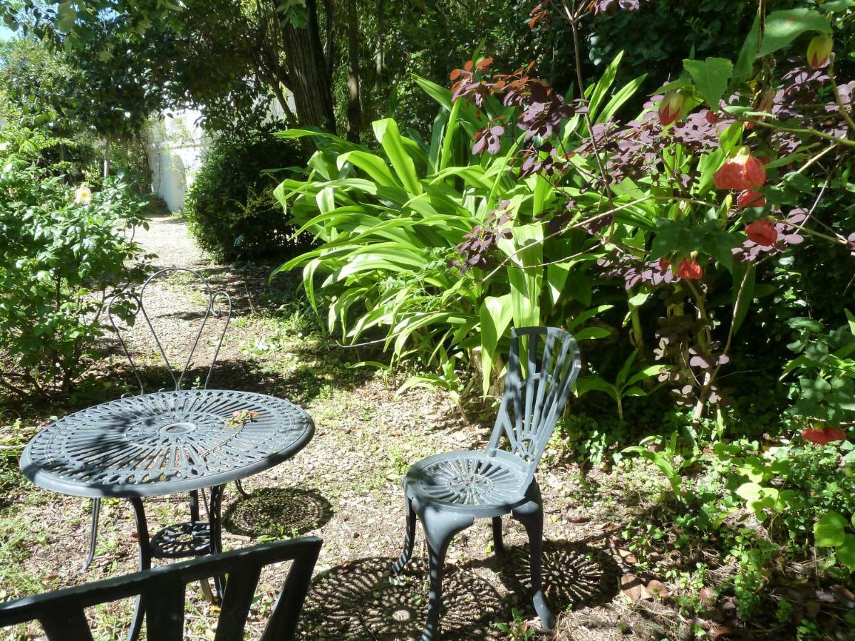 Maison Butterfly Bed & Breakfast Puissalicon Exterior photo